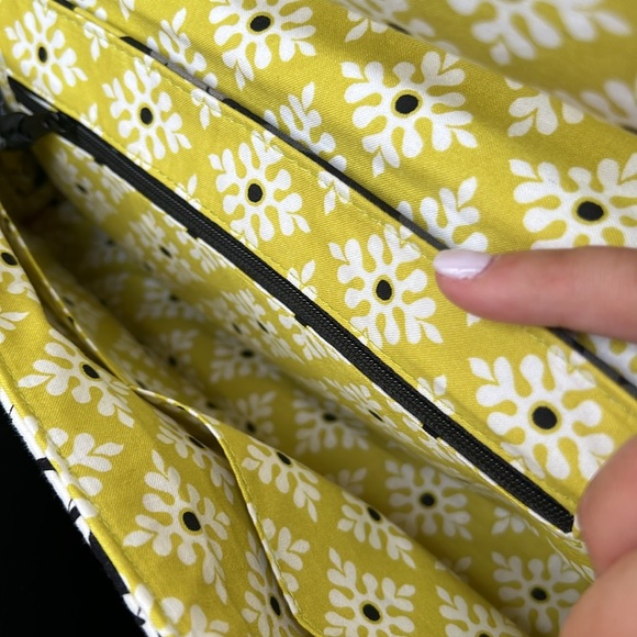 Vera Bradley - Knot Just A Clutch Baroque #018 - Picture 5 of 5